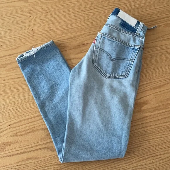 Re/Done vintage light wash jeans - Picture 2 of 11